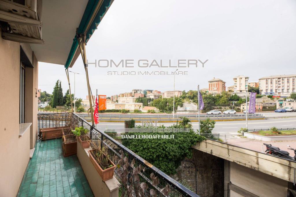 appartamento in vendita a Genova in zona Sturla