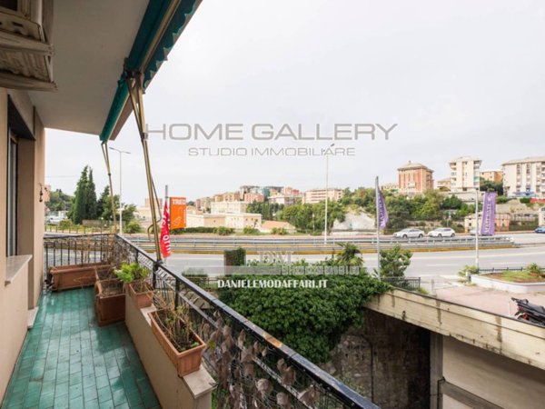 appartamento in vendita a Genova in zona Sturla