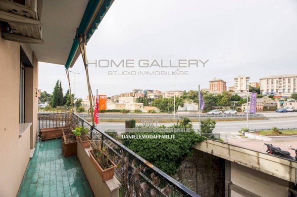 appartamento in vendita a Genova in zona Sturla