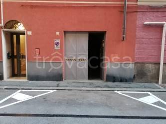locale di sgombero in vendita a Genova in zona Sestri Ponente