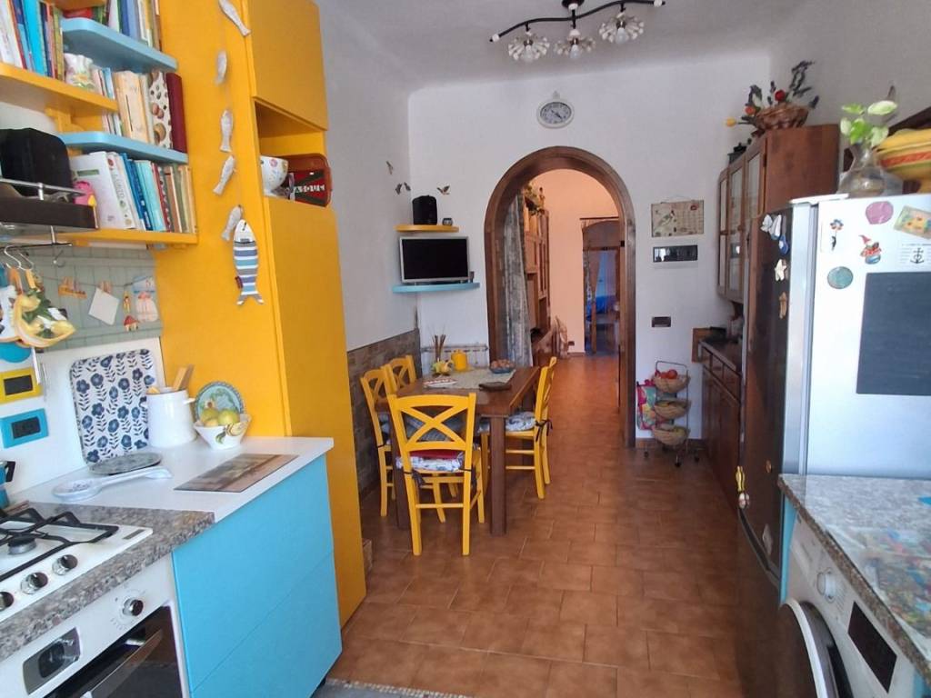 appartamento in vendita a Genova in zona Trasta