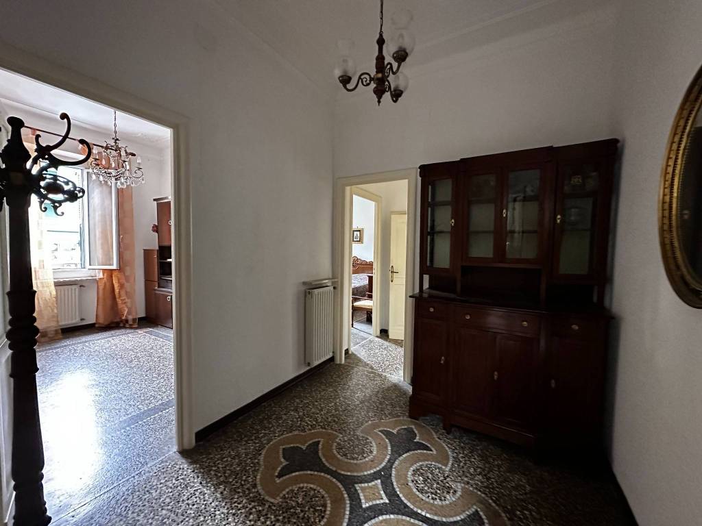appartamento in vendita a Genova in zona Bolzaneto