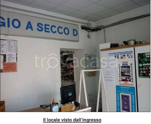 negozio in vendita a Genova in zona Sestri Ponente
