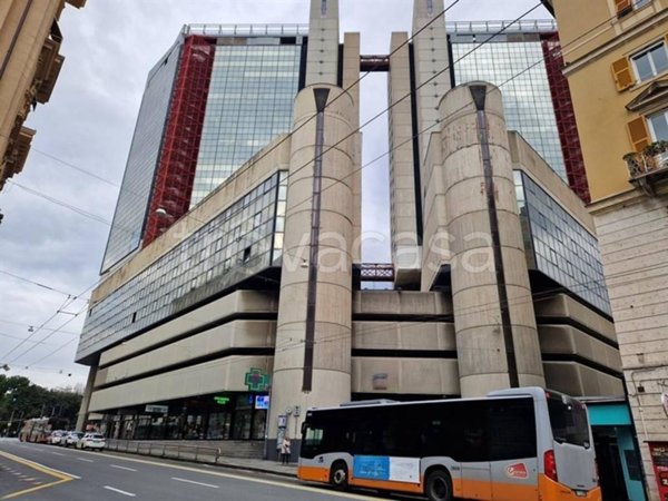 ufficio in vendita a Genova in zona Foce