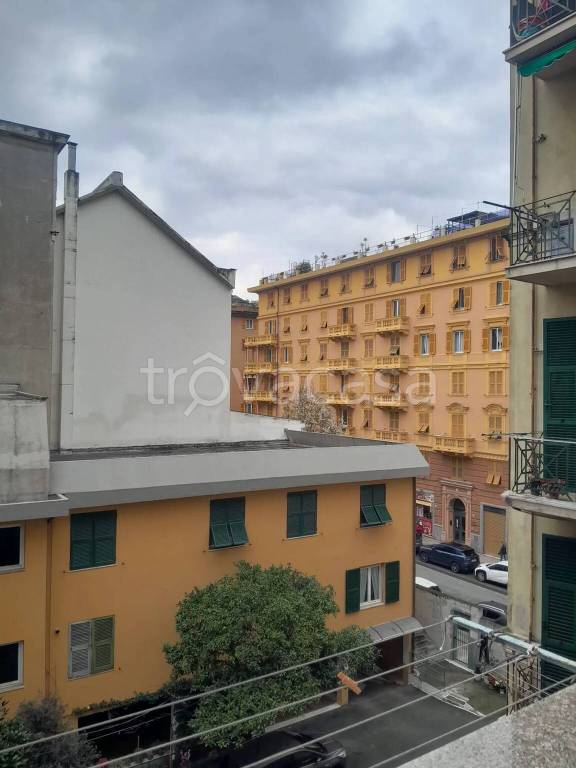appartamento in vendita a Genova in zona Rivarolo