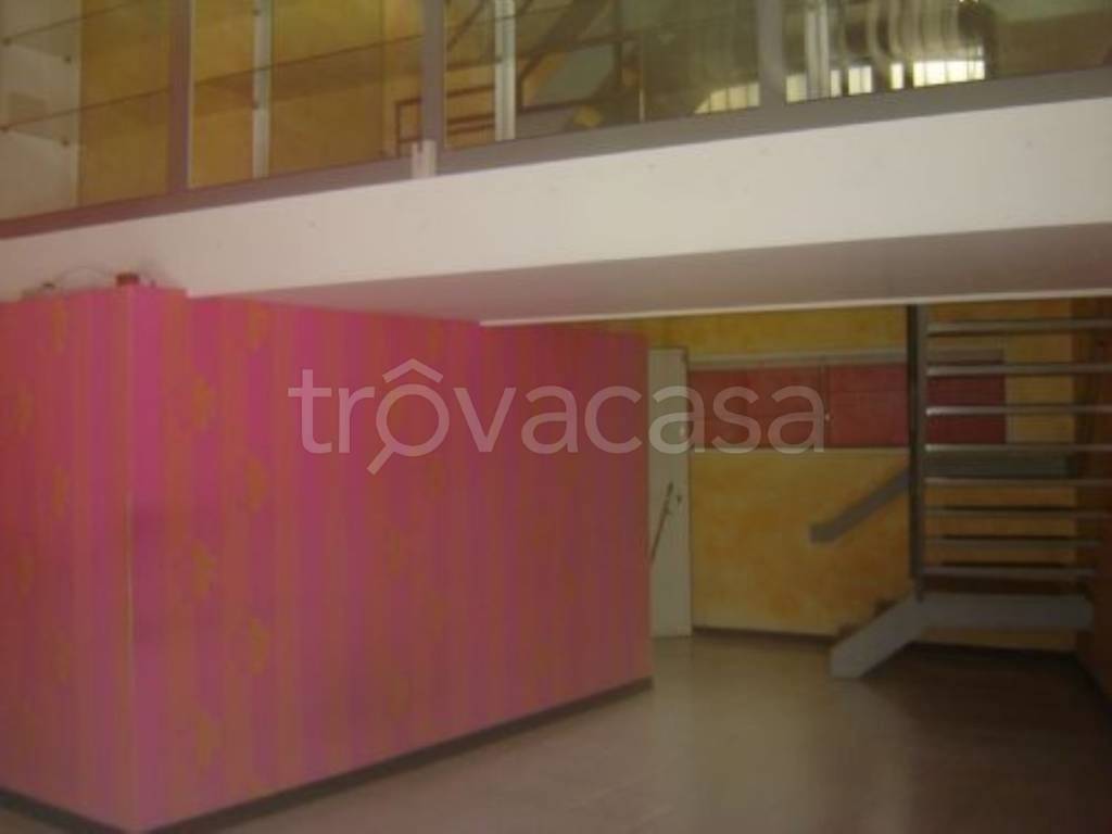 negozio in vendita a Genova in zona Sampierdarena