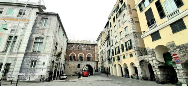 appartamento in vendita a Genova in zona Sottoripa / Maddalena / Molo