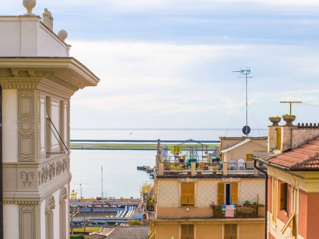 appartamento in vendita a Genova in zona Pegli