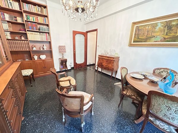 appartamento in vendita a Genova in zona Sestri Ponente