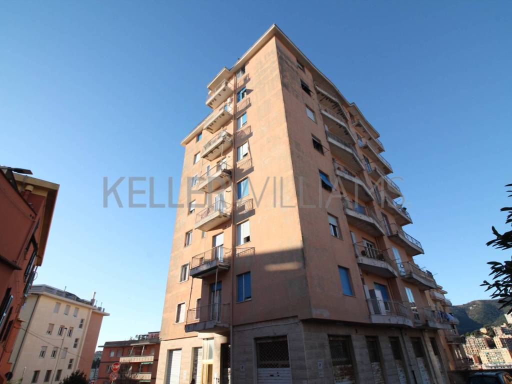 negozio in vendita a Genova in zona Marassi