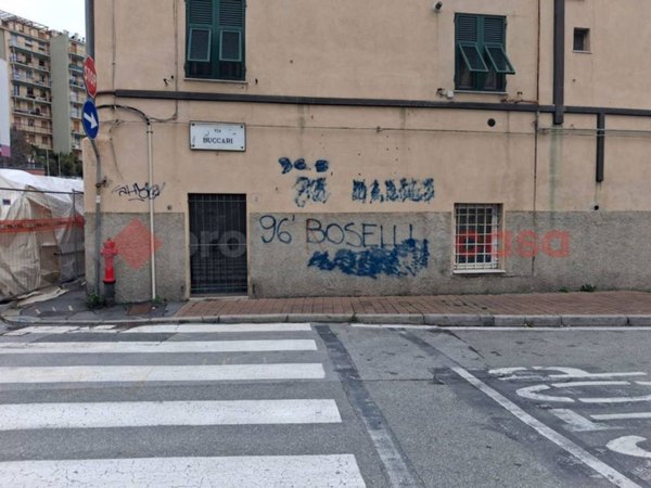negozio in vendita a Genova in zona Sestri Ponente