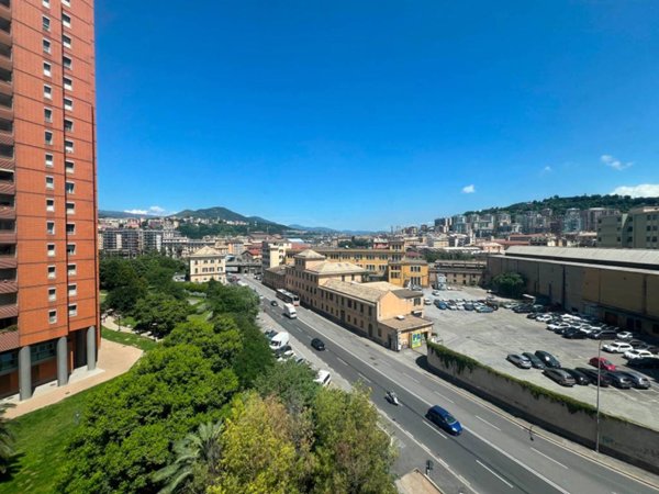 ufficio in vendita a Genova in zona Sampierdarena