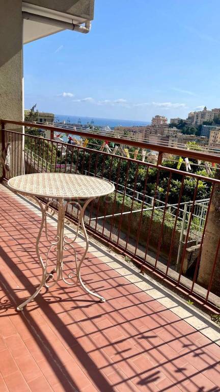 appartamento in vendita a Genova in zona Oregina