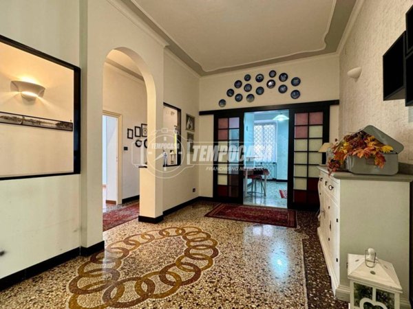 appartamento in vendita a Genova in zona Sestri Ponente