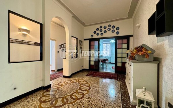 appartamento in vendita a Genova in zona Sestri Ponente