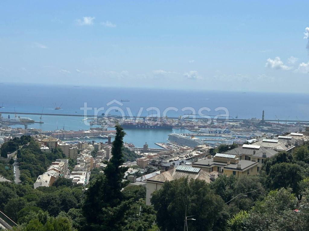 appartamento in vendita a Genova in zona Oregina