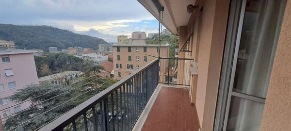 appartamento in vendita a Genova in zona Rivarolo