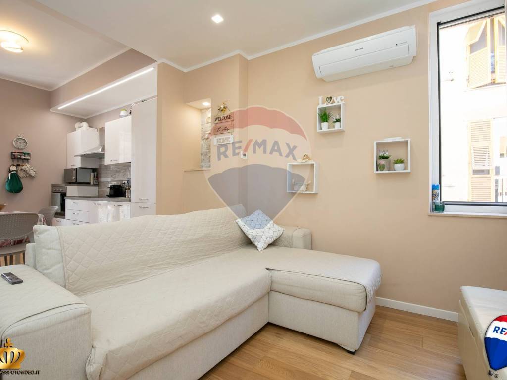 appartamento in vendita a Genova in zona Sestri Ponente