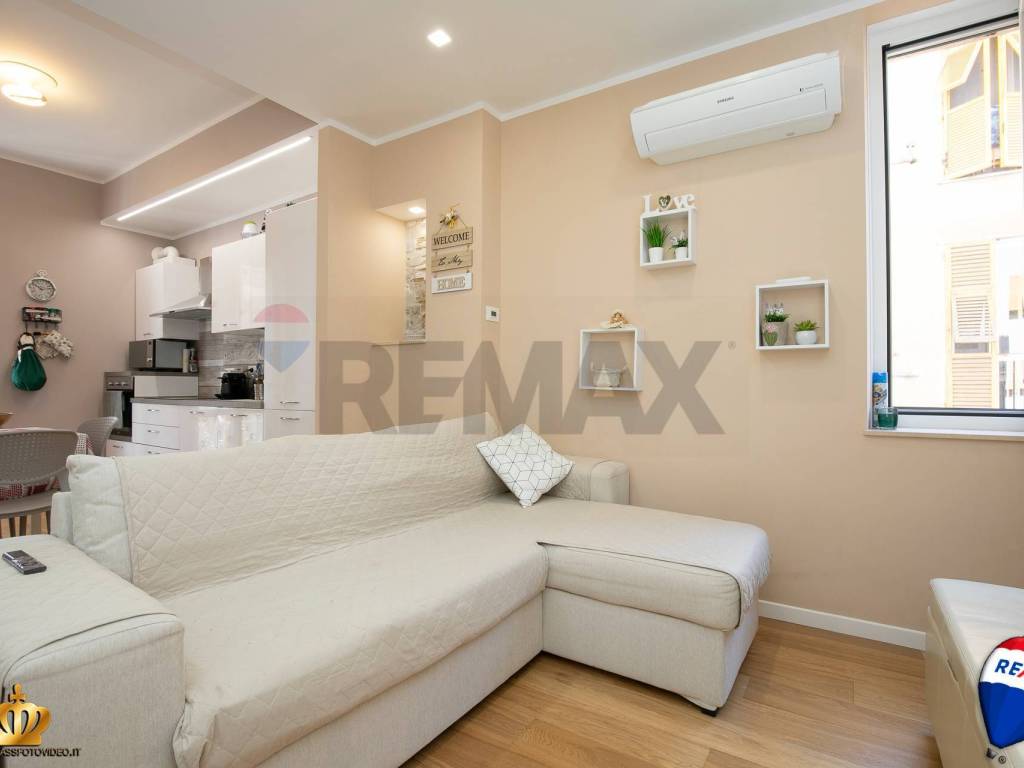 appartamento in vendita a Genova in zona Sestri Ponente