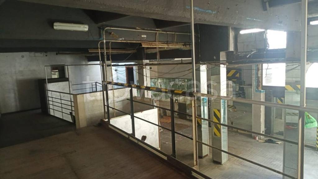 negozio in vendita a Genova in zona Quarto dei Mille