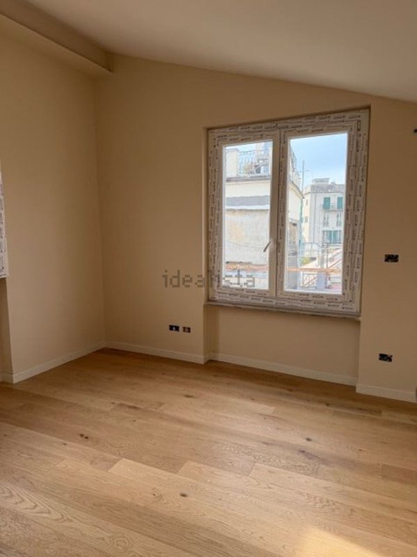 appartamento in vendita a Genova in zona Sottoripa / Maddalena / Molo