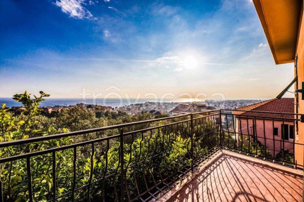 appartamento in vendita a Genova in zona Apparizione