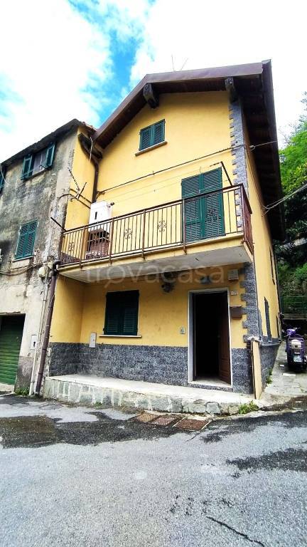casa indipendente in vendita a Genova in zona Sestri Ponente