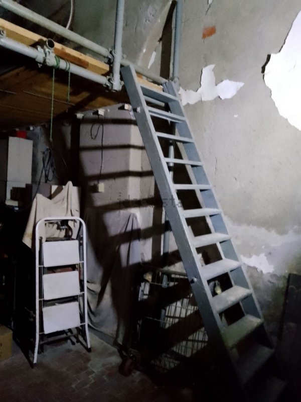 locale di sgombero in vendita a Genova in zona Centro Storico