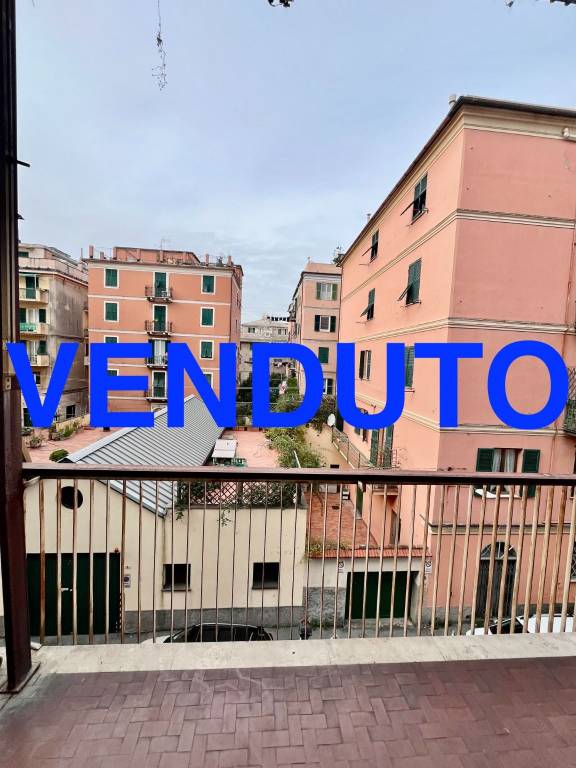 appartamento in vendita a Genova in zona Sestri Ponente