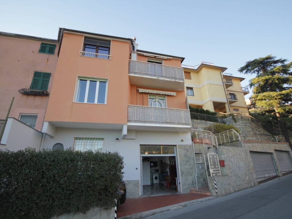 appartamento in vendita a Genova in zona Apparizione