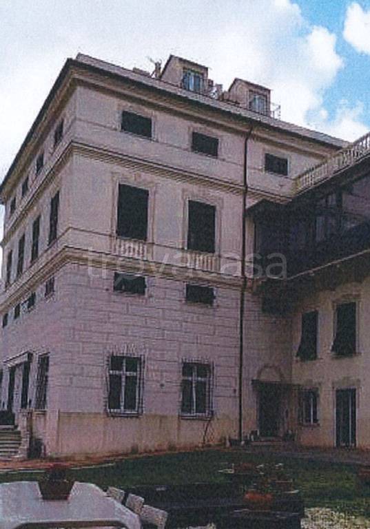 appartamento in vendita a Genova in zona Sturla