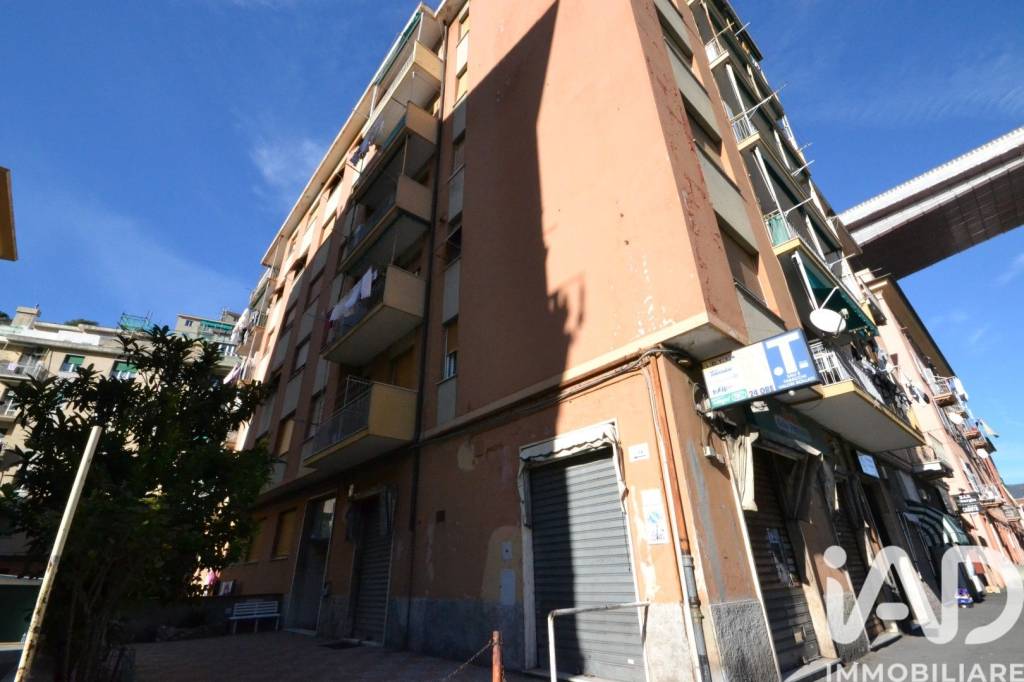 appartamento in vendita a Genova in zona Molassana