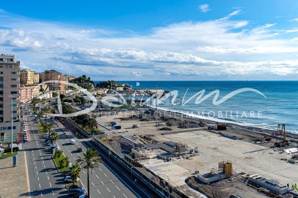 appartamento in vendita a Genova in zona Foce