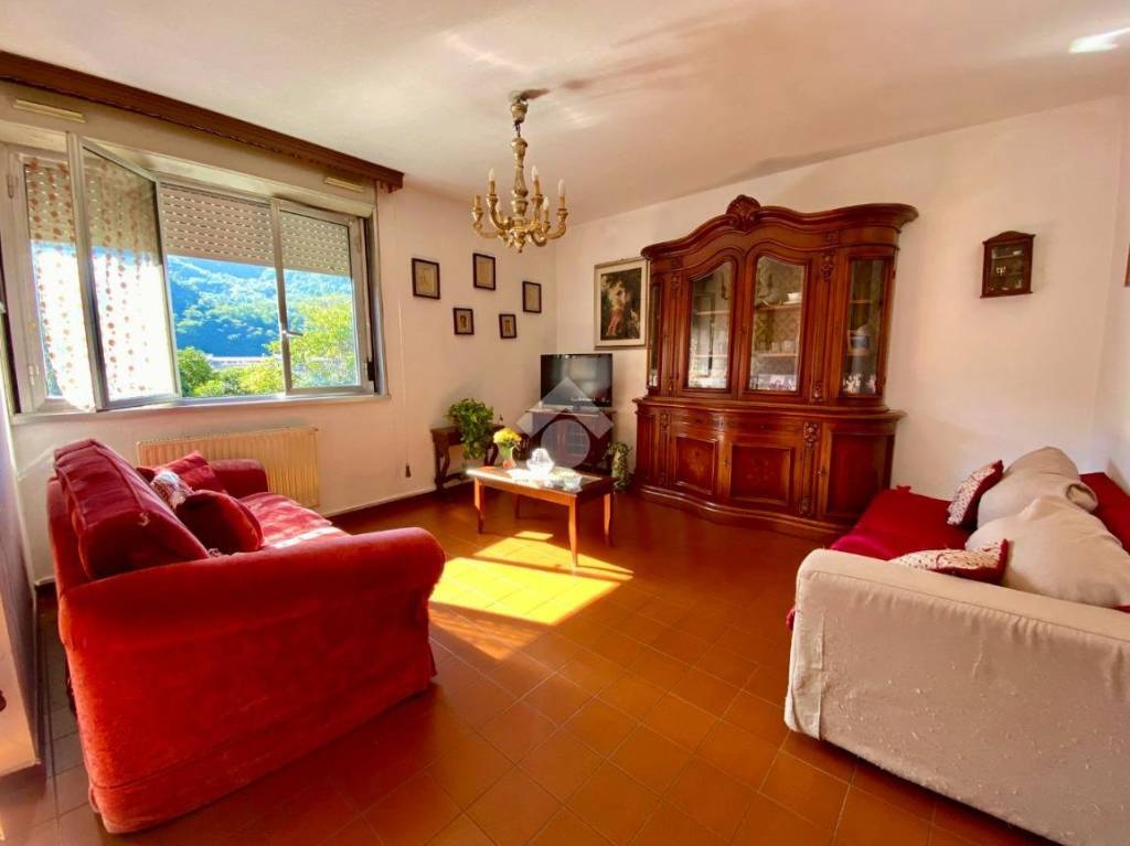 appartamento in vendita a Genova in zona Struppa