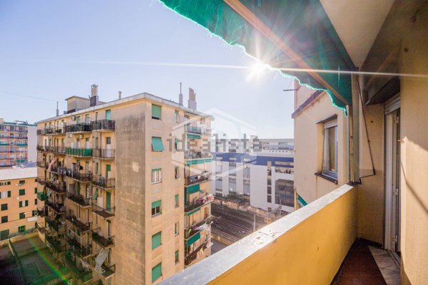 appartamento in vendita a Genova in zona Sestri Ponente