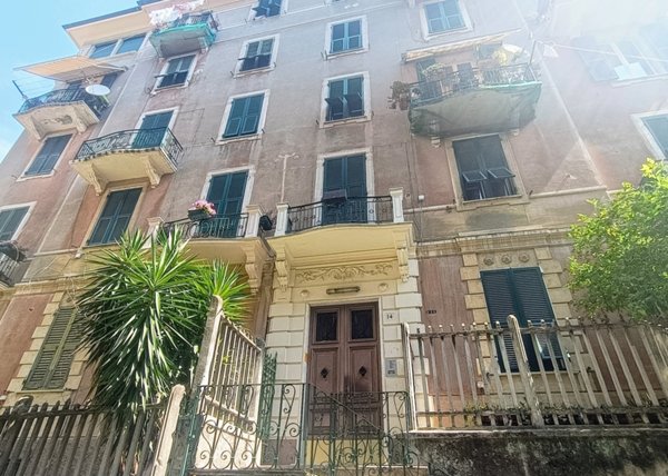 appartamento in vendita a Genova in zona Sestri Ponente