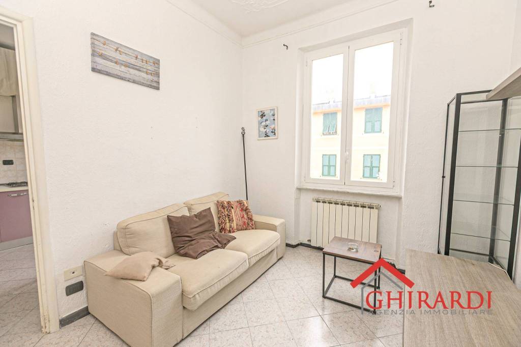 appartamento in vendita a Genova in zona Sestri Ponente