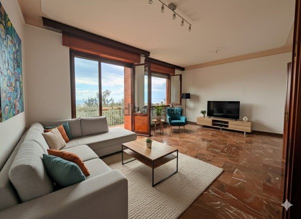 casa indipendente in vendita a Genova in zona Castelletto