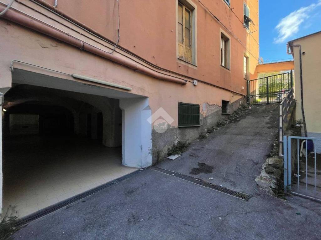 appartamento in vendita a Genova in zona Pontedecimo