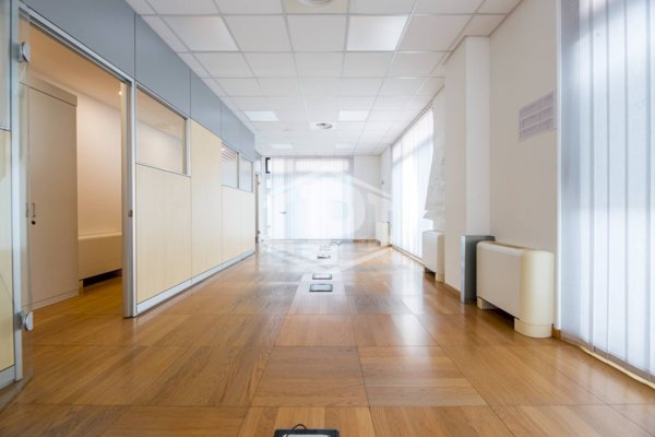 ufficio in vendita a Genova in zona Sestri Ponente
