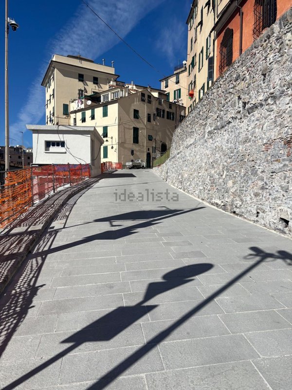 appartamento in vendita a Genova in zona Sottoripa / Maddalena / Molo