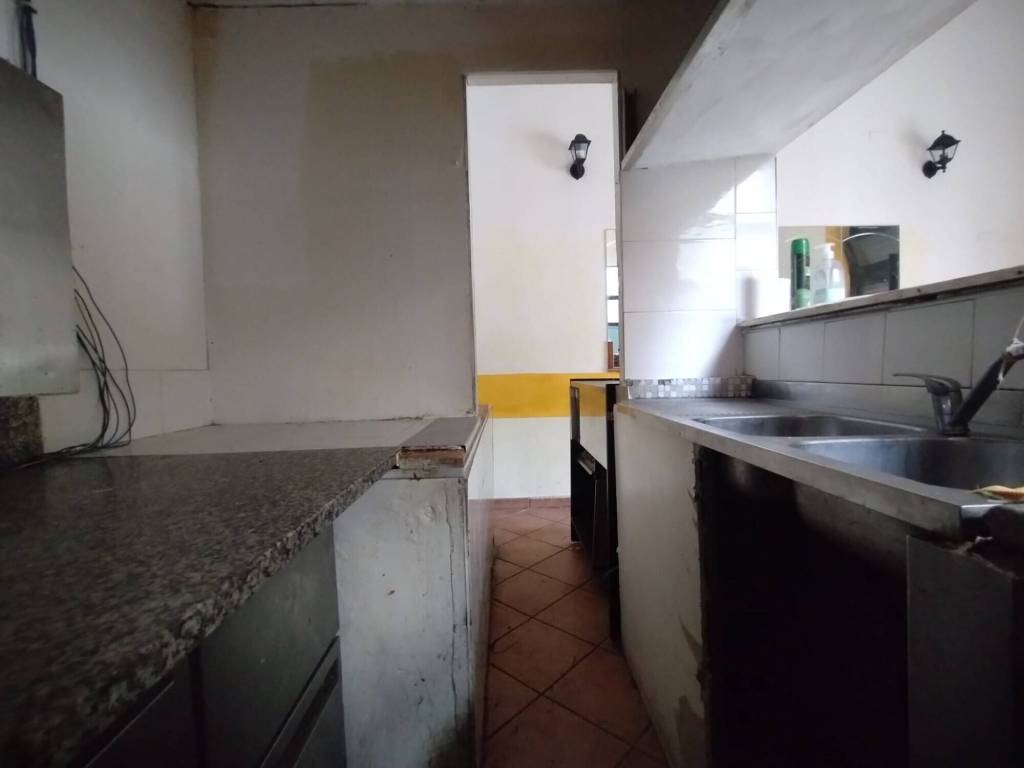negozio in vendita a Genova in zona Foce