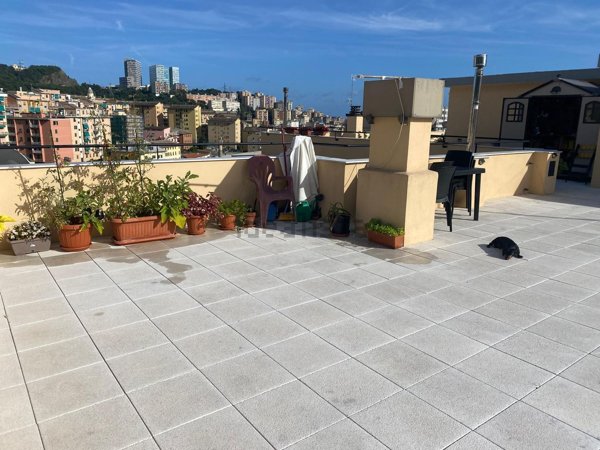 appartamento in vendita a Genova in zona Sestri Ponente