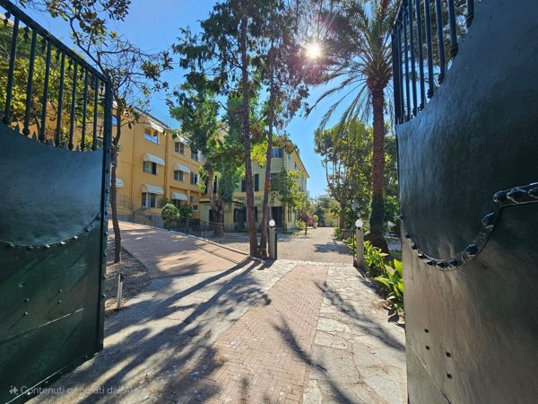 appartamento in vendita a Genova in zona Sestri Ponente