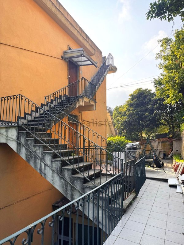 appartamento in vendita a Genova in zona Certosa