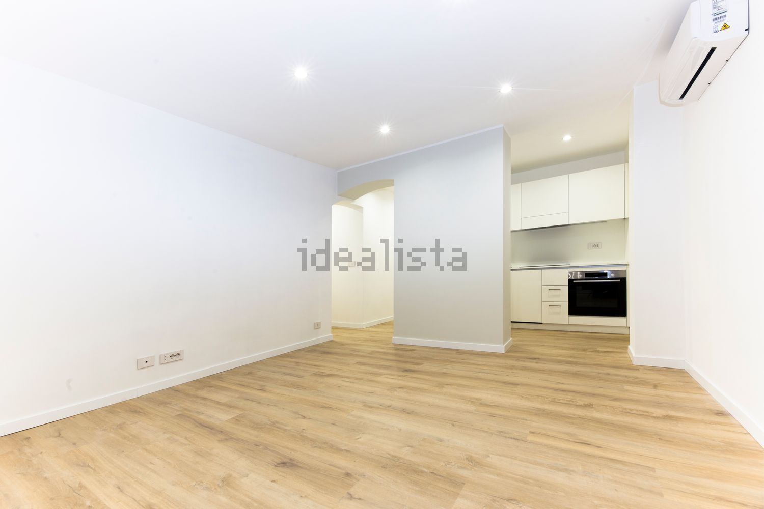 appartamento in vendita a Genova in zona Sottoripa / Maddalena / Molo