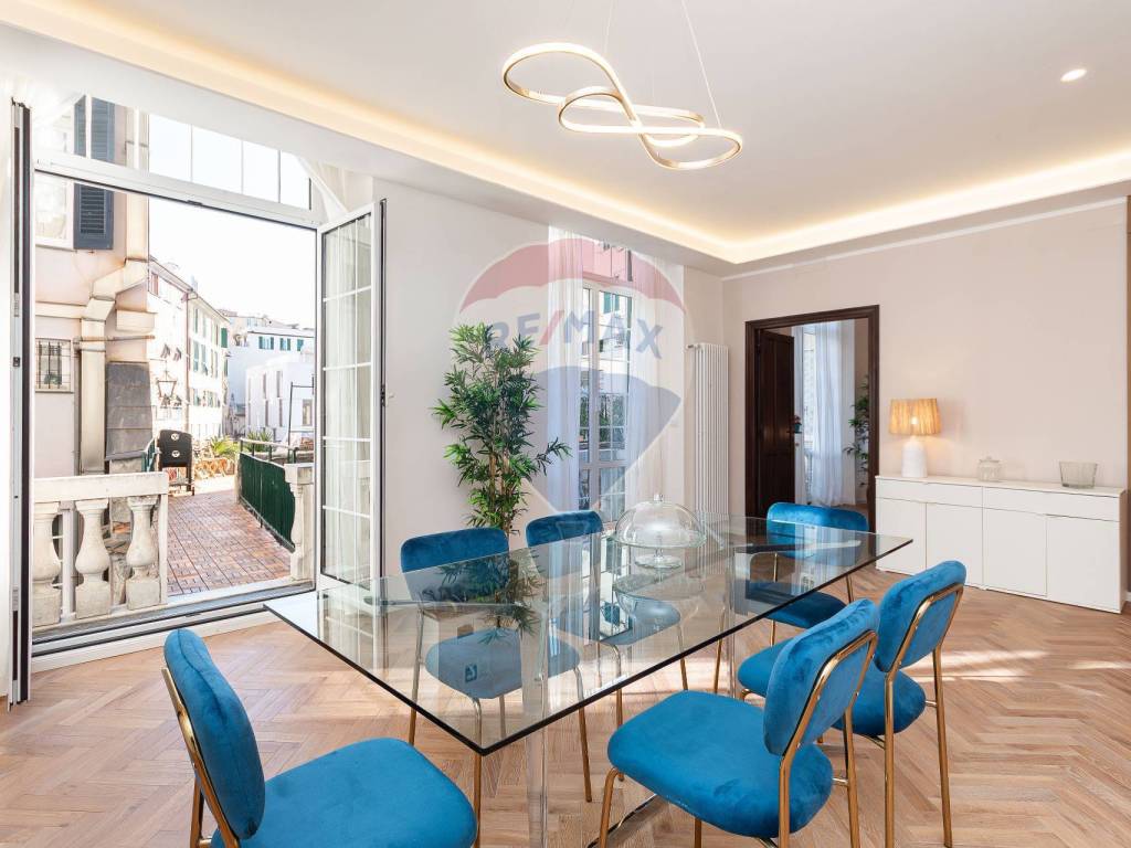 appartamento in vendita a Genova in zona Sottoripa / Maddalena / Molo