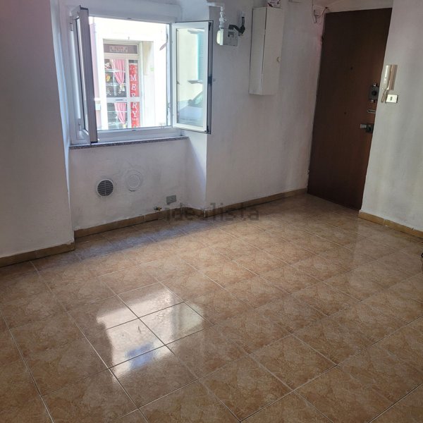 appartamento in vendita a Genova in zona Rivarolo