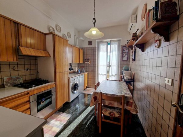 appartamento in vendita a Genova in zona Sestri Ponente