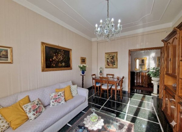 appartamento in vendita a Genova in zona Sestri Ponente